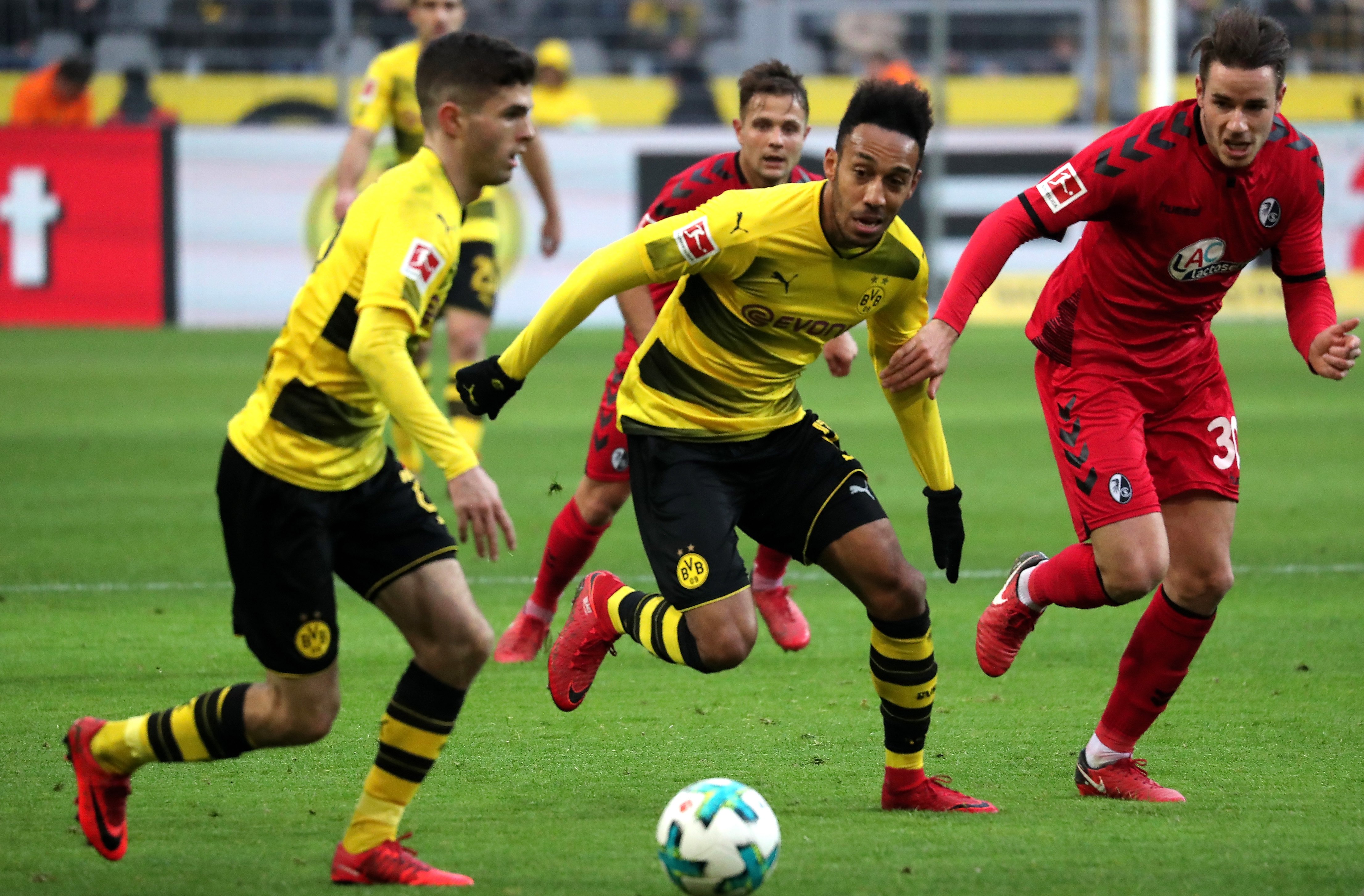 弗赖堡战平弗赖堡，德甲升班马呈现均势对决的简单介绍