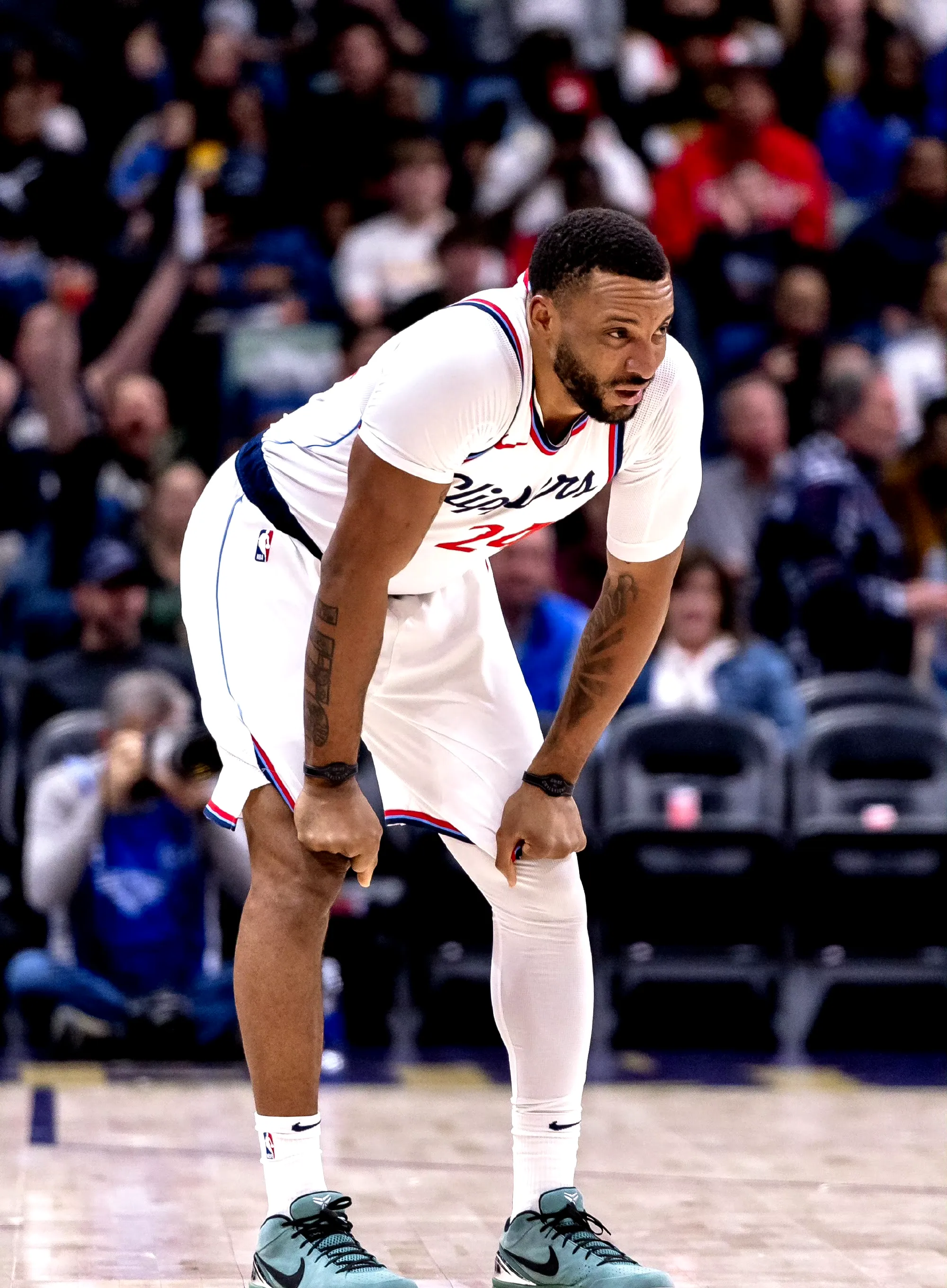 快船核心受挫，球队战绩堪忧