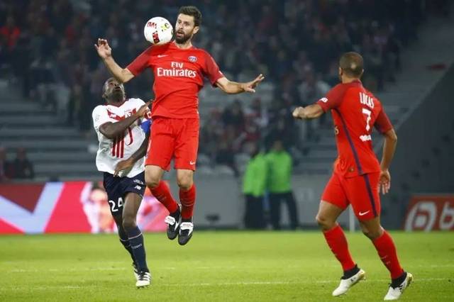 卡瓦尼入球帮助球队继续保持领先优势