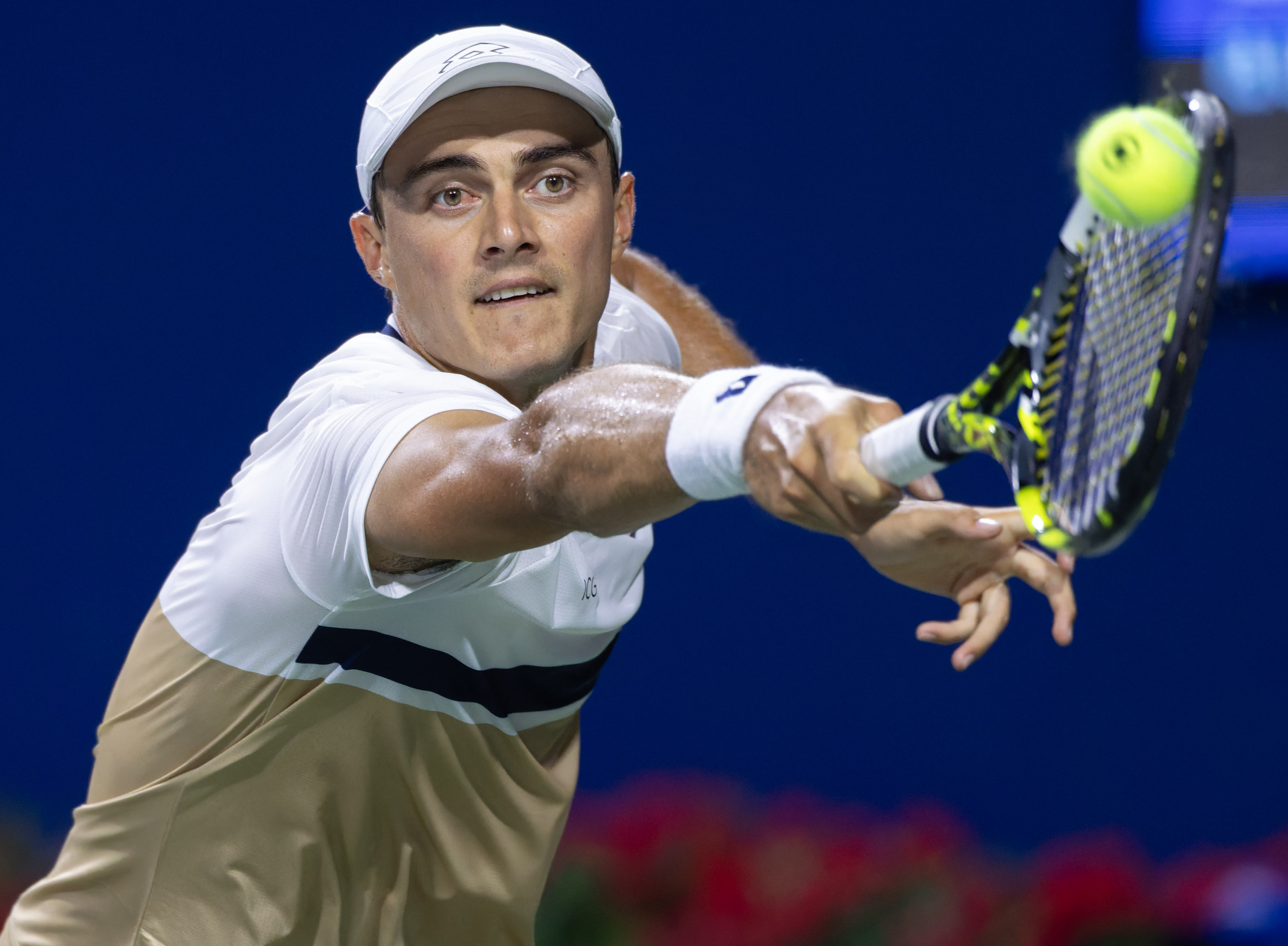 爱游戏下载-关于西班牙网球队横扫澳大利亚网球队，兹维列夫送出助攻的信息